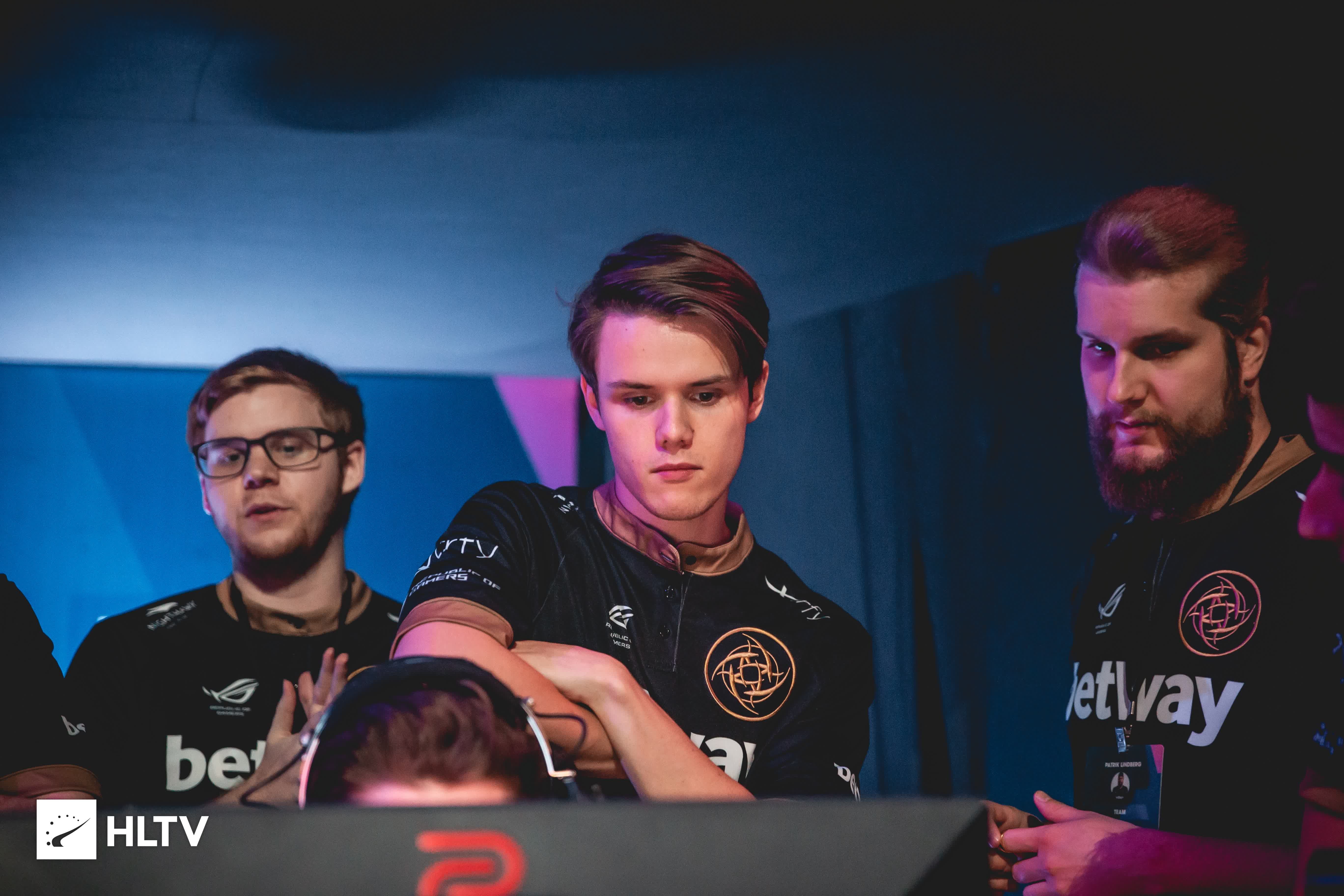 和雷霆的团 和雷霆的团