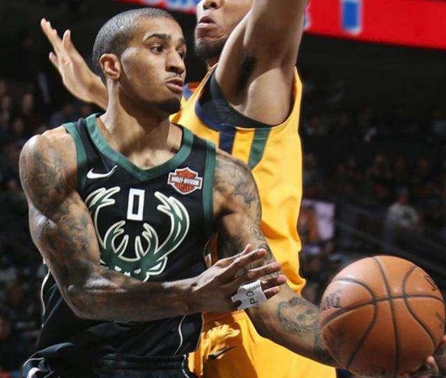 在首秀前的 在首秀前的